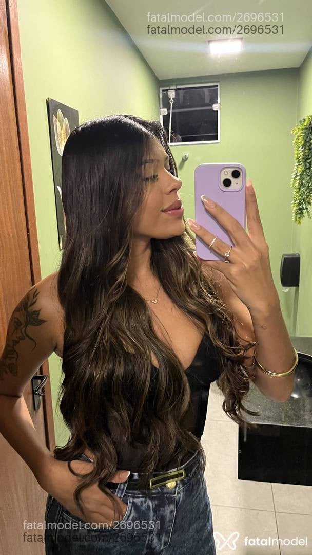 Acompanhante mulher morena (o) de olhos pretos - Agatha Duarte