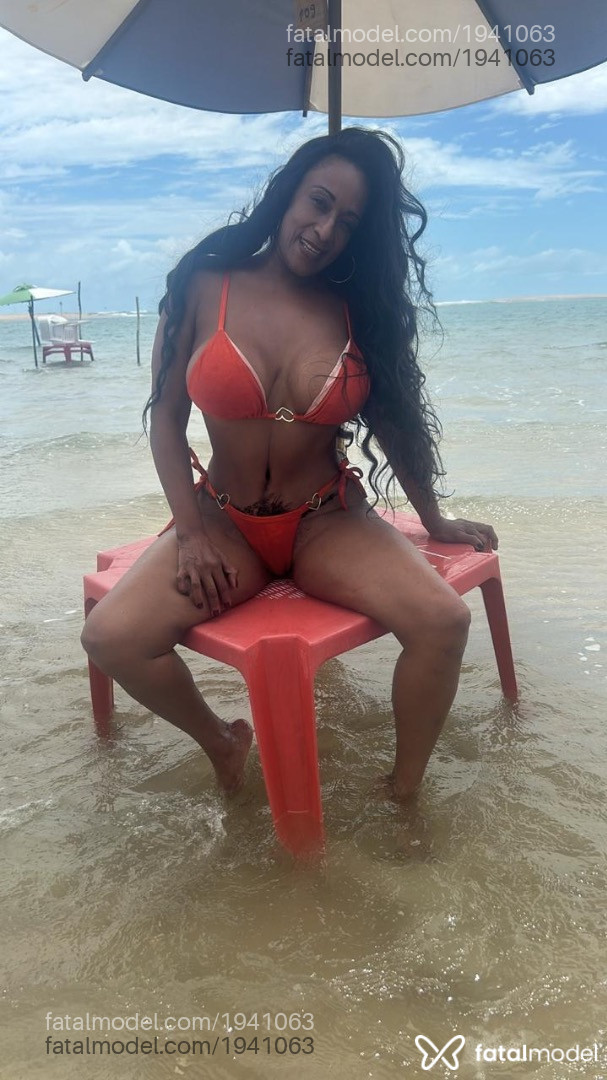 Acompanhante mulher com cabelo castanho de olhos pretos em São Paulo - Bia Black