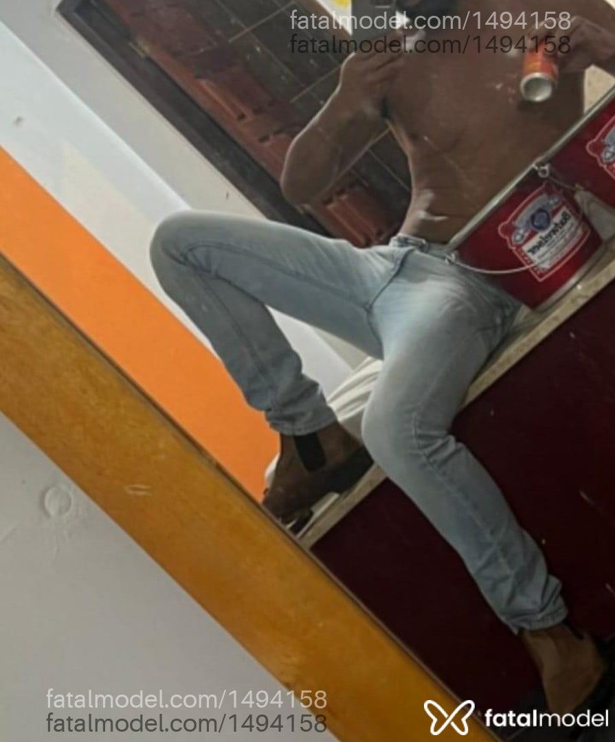 Acompanhante homem com cabelo castanho de olhos castanhos em Londrina Acompanhante homem com cabelo castanho de olhos castanhos em Londrina - Higor von kööster