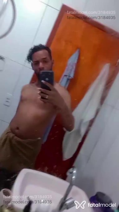 Acompanhante homem com cabelo castanho de olhos verdes em Ibatiba Acompanhante homem com cabelo castanho de olhos verdes em Ibatiba - Ramon
