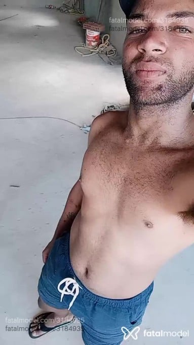 Acompanhante homem com cabelo castanho de olhos verdes em Ibatiba Acompanhante homem com cabelo castanho de olhos verdes em Ibatiba - Ramon