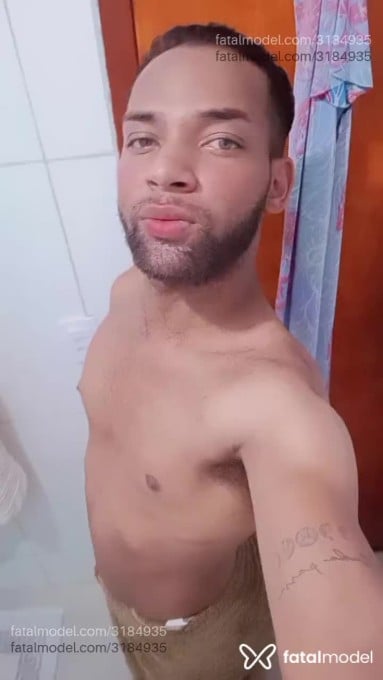 Acompanhante homem com cabelo castanho de olhos verdes em Ibatiba Acompanhante homem com cabelo castanho de olhos verdes em Ibatiba - Ramon