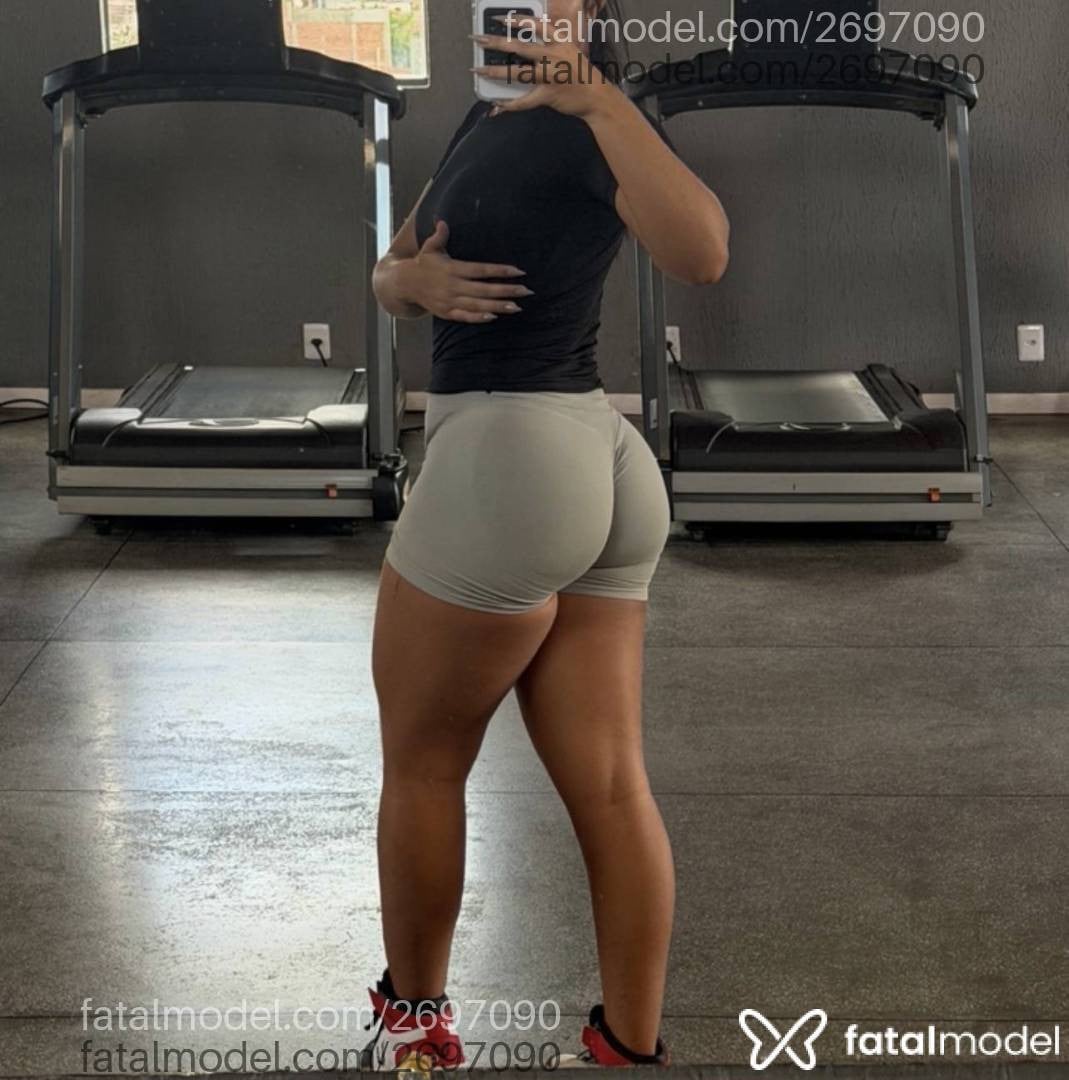 Acompanhante mulher morena (o) de olhos pretos - Melissa Ferrari