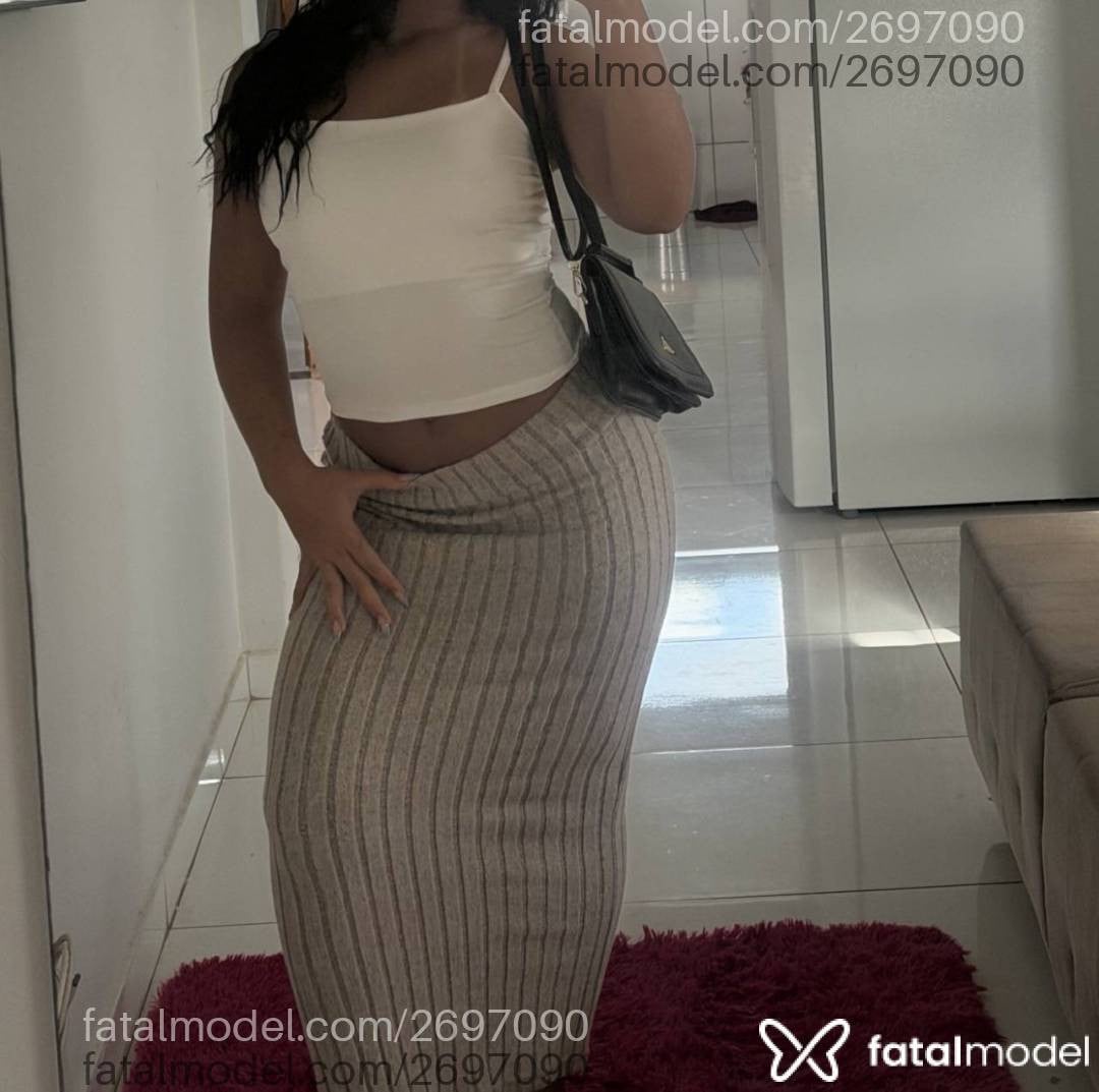 Acompanhante mulher morena (o) de olhos pretos - Scarlett Mendes