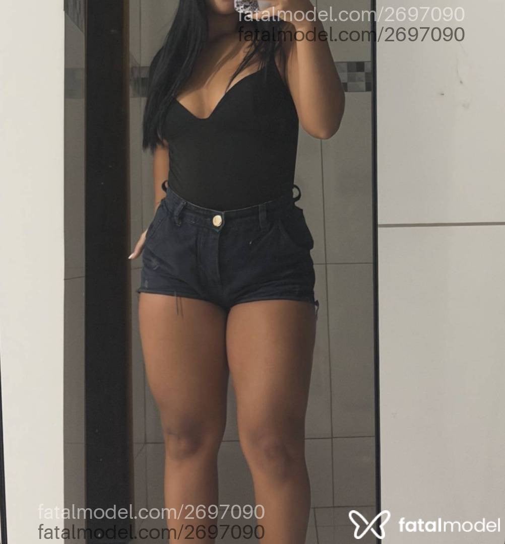 Acompanhante mulher morena (o) de olhos pretos - Melissa Ferrari