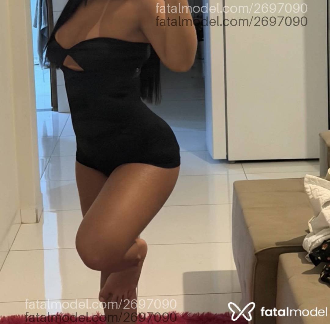 Acompanhante mulher morena (o) de olhos pretos - Scarlett Mendes