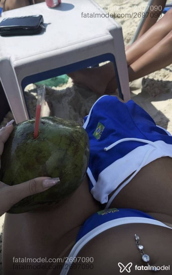 Acompanhante mulher morena (o) de olhos pretos - Mirela Honorato