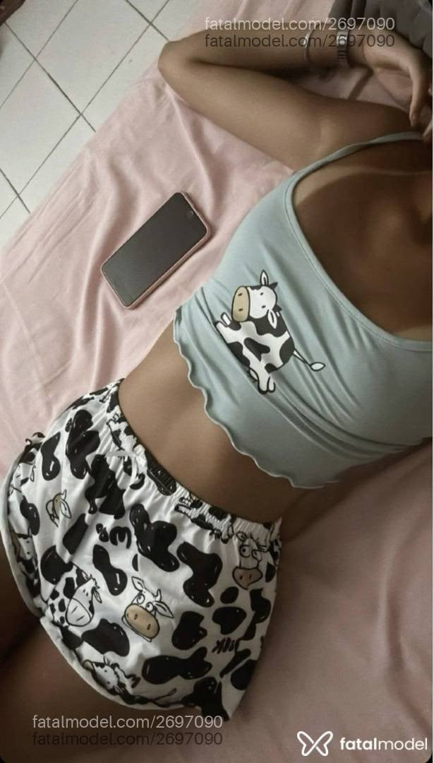 Acompanhante mulher morena (o) de olhos pretos - Mirela Honorato