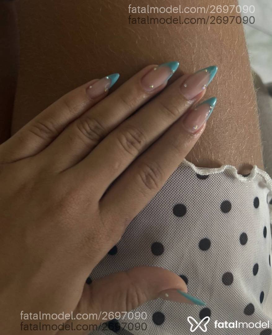 Acompanhante mulher morena (o) de olhos pretos - Scarlett Mendes