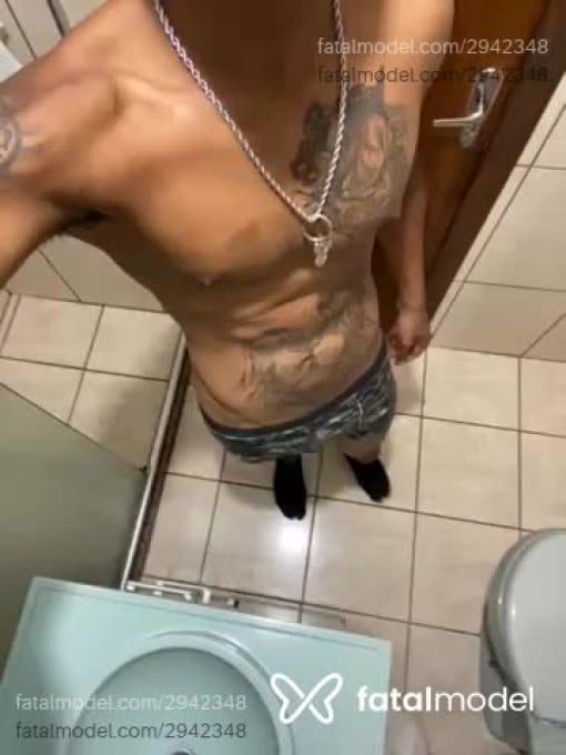 Acompanhante homem com cabelo castanho de olhos pretos - NovinhodoJob Acompanhante homem com cabelo castanho de olhos pretos - NovinhodoJob