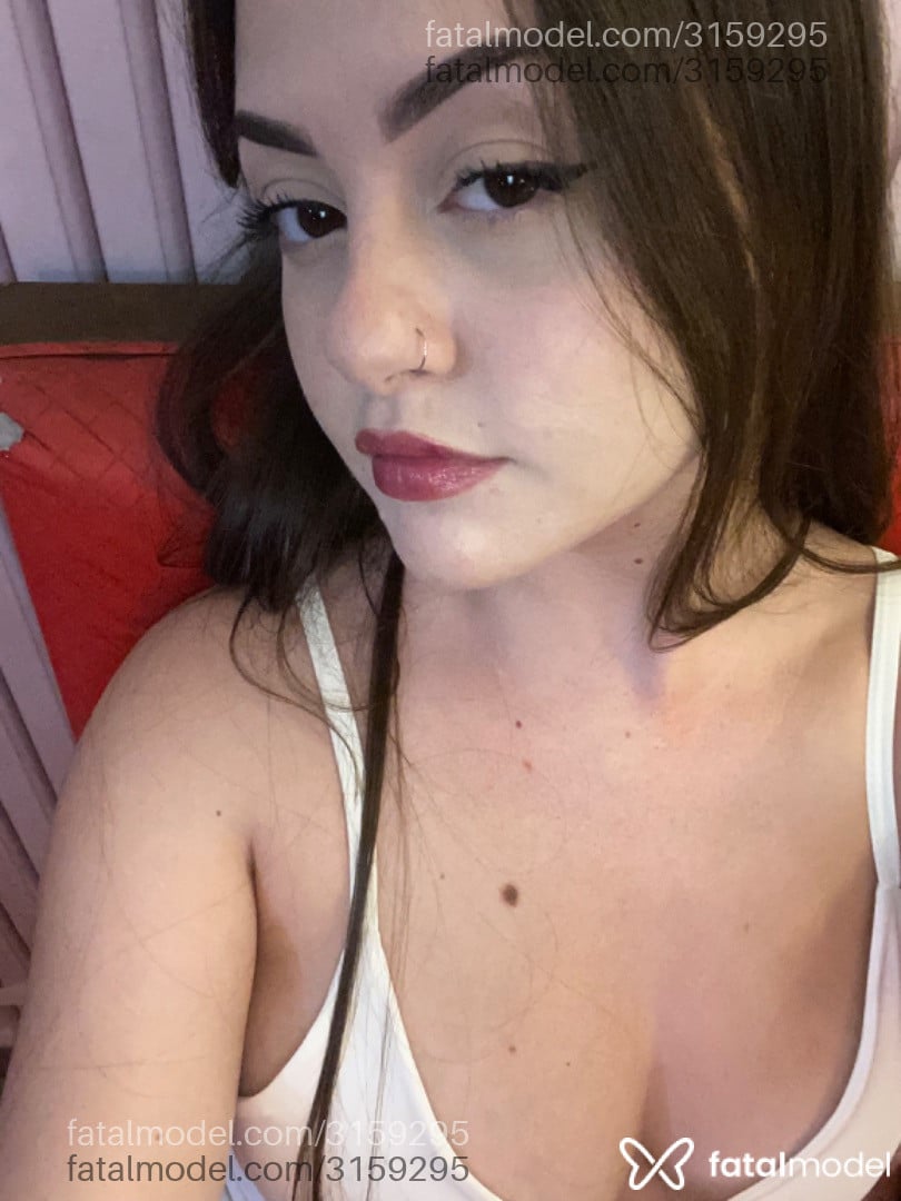 Acompanhante mulher loira (o) de olhos castanhos em Virtual Acompanhante mulher loira (o) de olhos castanhos em Virtual - Jdtmanu