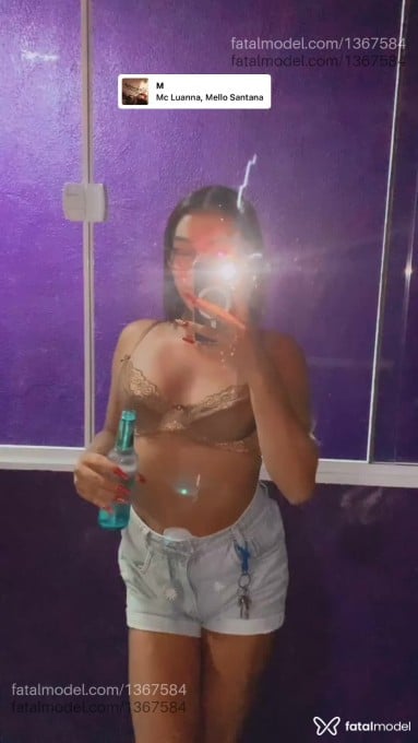 Acompanhante mulher trans morena (o) de olhos mel - Anne Martinelli