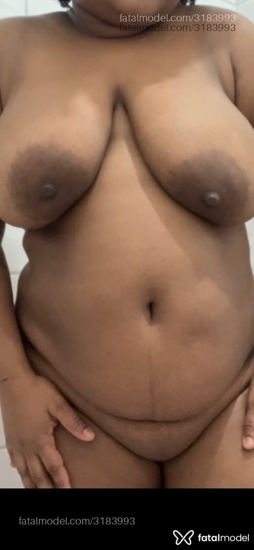 Acompanhante mulher morena (o) de olhos castanhos - Bsexy Acompanhante mulher morena (o) de olhos castanhos - Bsexy