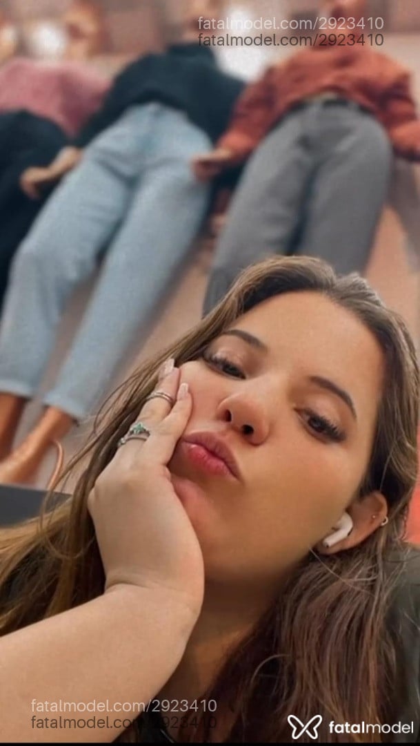 Acompanhante mulher ruiva (o) de olhos castanhos em São Paulo Acompanhante mulher ruiva (o) de olhos castanhos em São Paulo - Nany