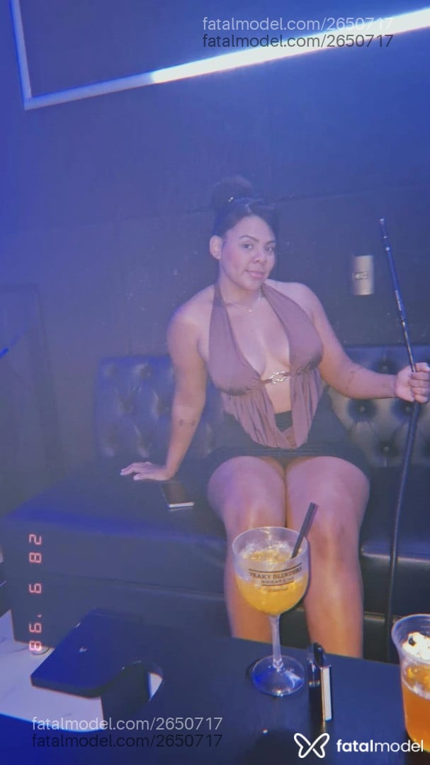 Acompanhante mulher morena (o) de olhos castanhos em Cascavel - Ary