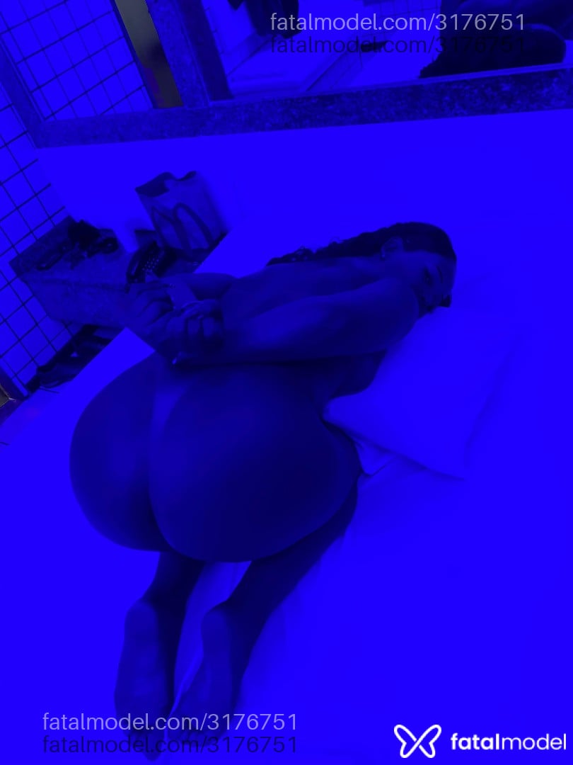 Acompanhante mulher trans com cabelo castanho de olhos mel em São Gonçalo - Zoe Morena
