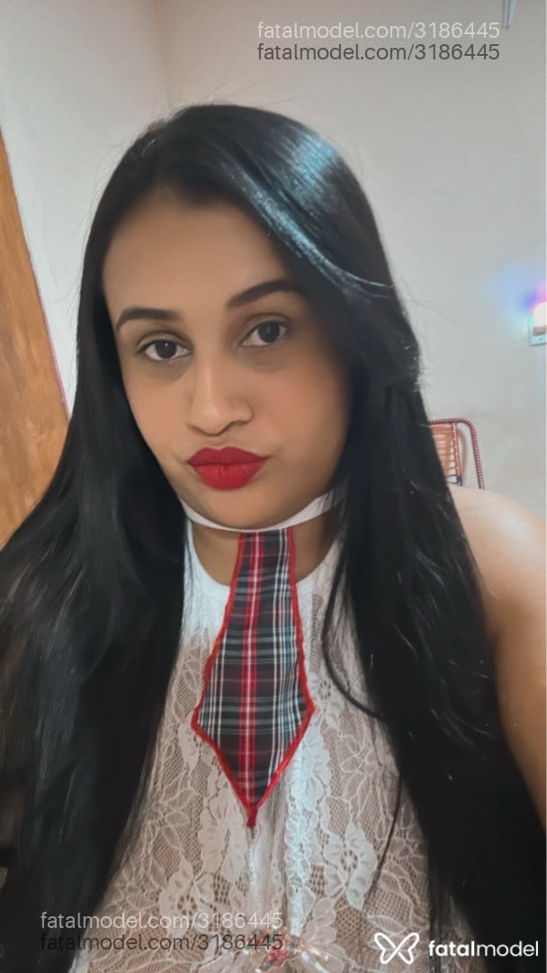 Acompanhante mulher morena (o) de olhos pretos em Virtual Acompanhante mulher morena (o) de olhos pretos em Virtual - Melissa