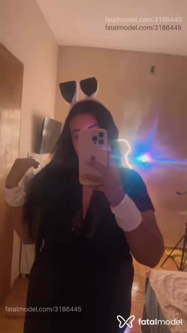 Acompanhante mulher morena (o) de olhos pretos em Virtual Acompanhante mulher morena (o) de olhos pretos em Virtual - Melissa