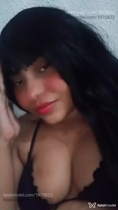 Acompanhante mulher morena (o) de olhos pretos - Docinhohot
