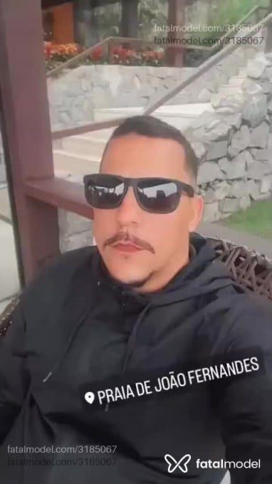 Acompanhante homem com cabelo castanho de olhos castanhos em Rio de Janeiro Acompanhante homem com cabelo castanho de olhos castanhos em Rio de Janeiro - Teddy