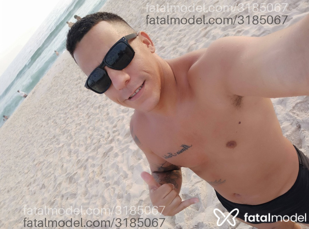 Acompanhante homem com cabelo castanho de olhos castanhos em Rio de Janeiro Acompanhante homem com cabelo castanho de olhos castanhos em Rio de Janeiro - Teddy