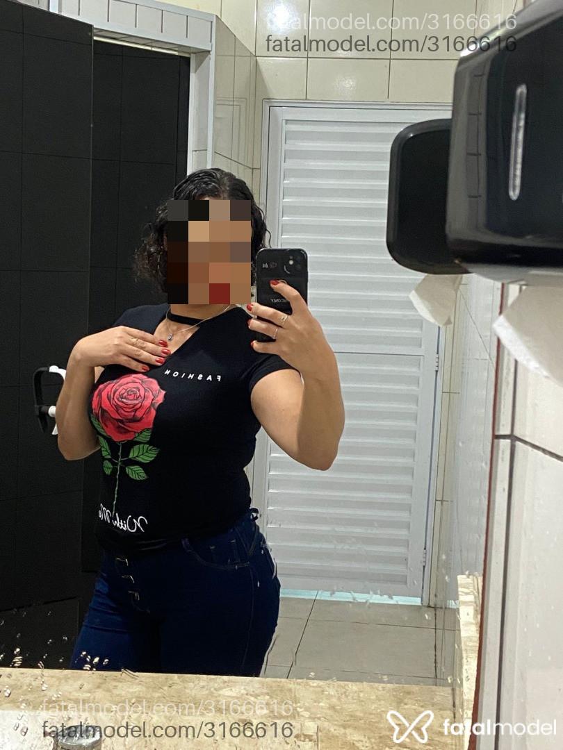 Acompanhante mulher com cabelo castanho de olhos castanhos em São Paulo - Thatá