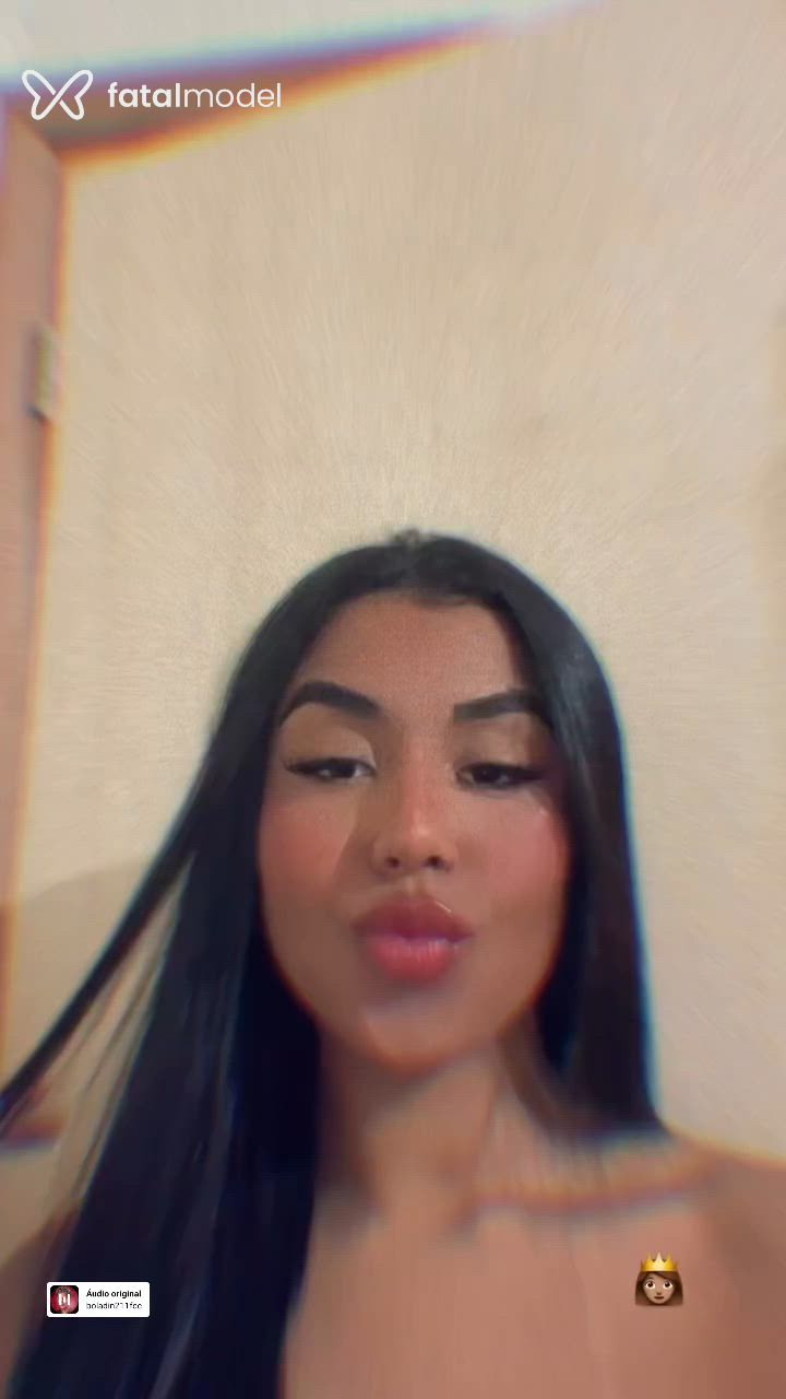 Acompanhante mulher morena (o) de olhos pretos - Morena Acompanhante mulher morena (o) de olhos pretos - Morena