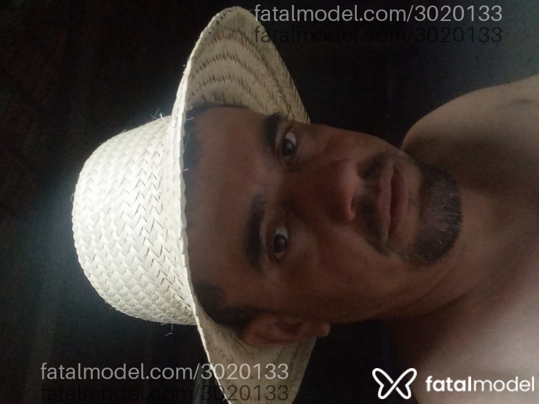 Acompanhante homem com cabelo castanho de olhos castanhos em Nova Serrana Acompanhante homem com cabelo castanho de olhos castanhos em Nova Serrana - Mineiro
