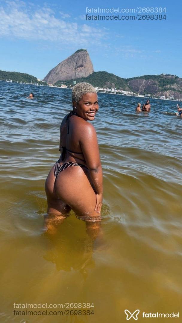 Acompanhante mulher loira (o) de olhos pretos - Aylla Victoria Acompanhante mulher loira (o) de olhos pretos - Aylla Victoria