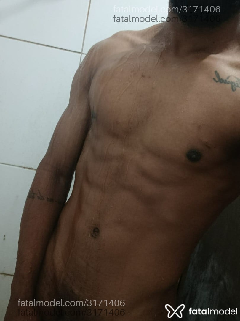 Acompanhante homem morena (o) de olhos castanhos em Uberlândia - Ribeiro