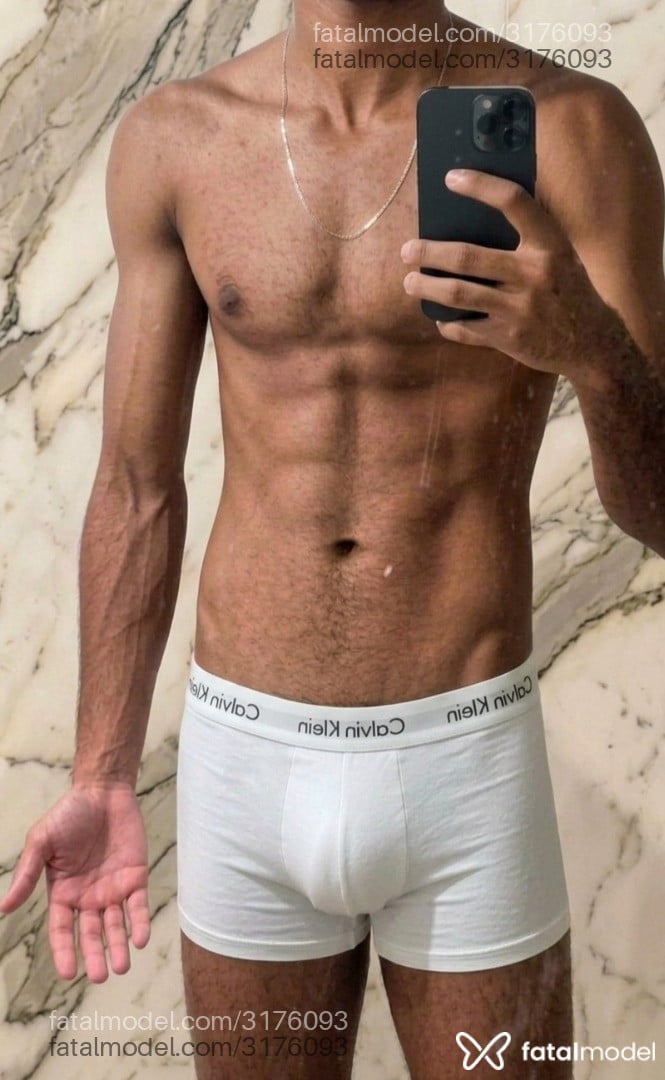 Acompanhante homem morena (o) de olhos pretos - Mistério Acompanhante homem morena (o) de olhos pretos - Mistério