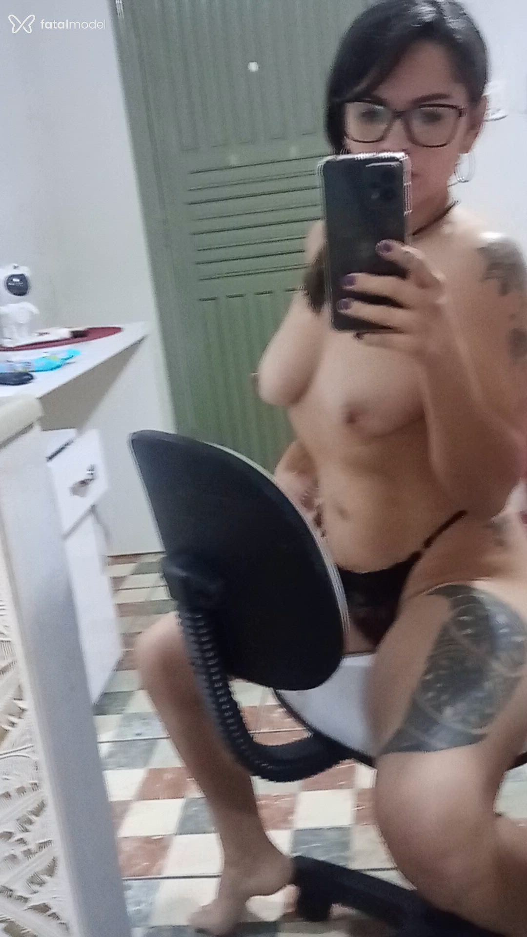 Acompanhante mulher com cabelo grisalho de olhos castanhos em Piracicaba Acompanhante mulher com cabelo grisalho de olhos castanhos em Piracicaba - Crystal Suggar