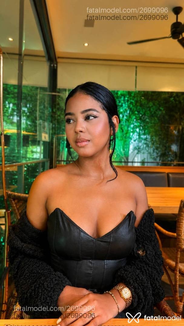 Acompanhante mulher morena (o) de olhos castanhos em Rio de Janeiro - Ayla