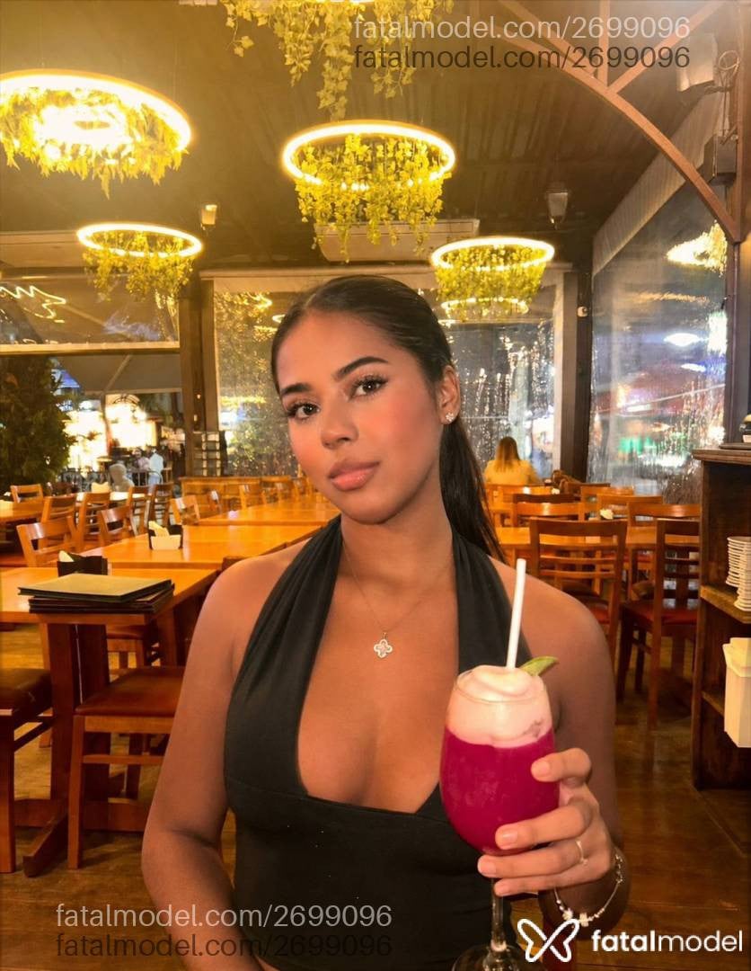 Acompanhante mulher morena (o) de olhos castanhos em Rio de Janeiro - Ayla