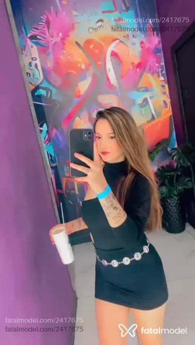 Acompanhante mulher com cabelo colorido de olhos castanhos - Sapequinhapb