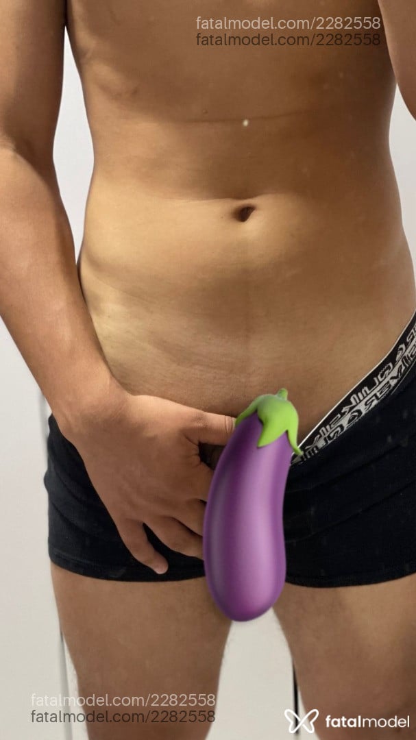 Acompanhante homem morena (o) de olhos castanhos em Virtual - Vinicius Giovana