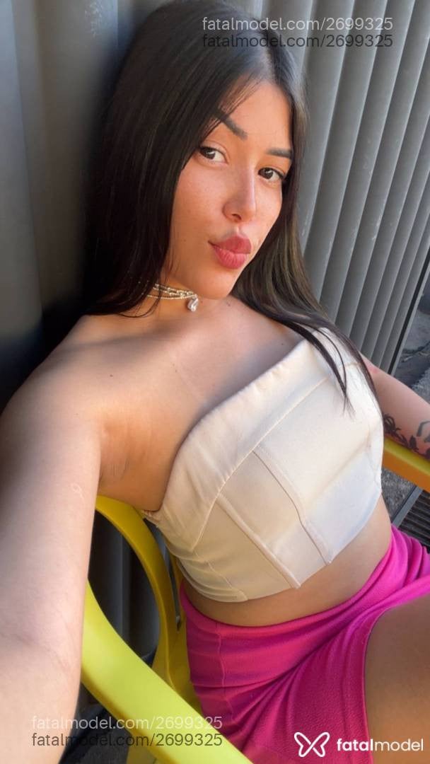 Acompanhante mulher morena (o) de olhos pretos - Heloysa Alves