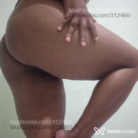 Acompanhante mulher com cabelo castanho de olhos castanhos - JÚLIA Acompanhante mulher com cabelo castanho de olhos castanhos - JÚLIA