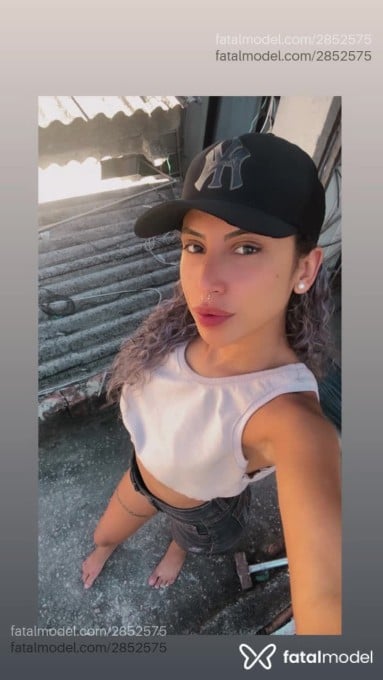Acompanhante mulher loira (o) de olhos castanhos - Valentina Duarte Acompanhante mulher loira (o) de olhos castanhos - Valentina Duarte