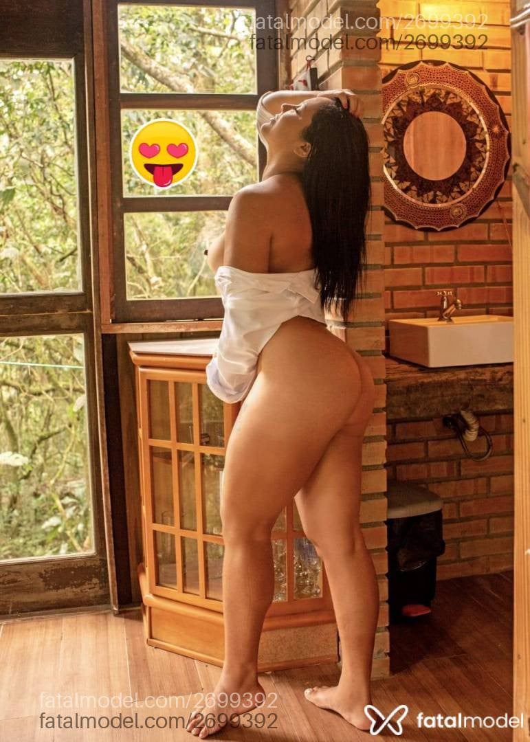 Acompanhante mulher com cabelo castanho de olhos pretos - Izabela Souza