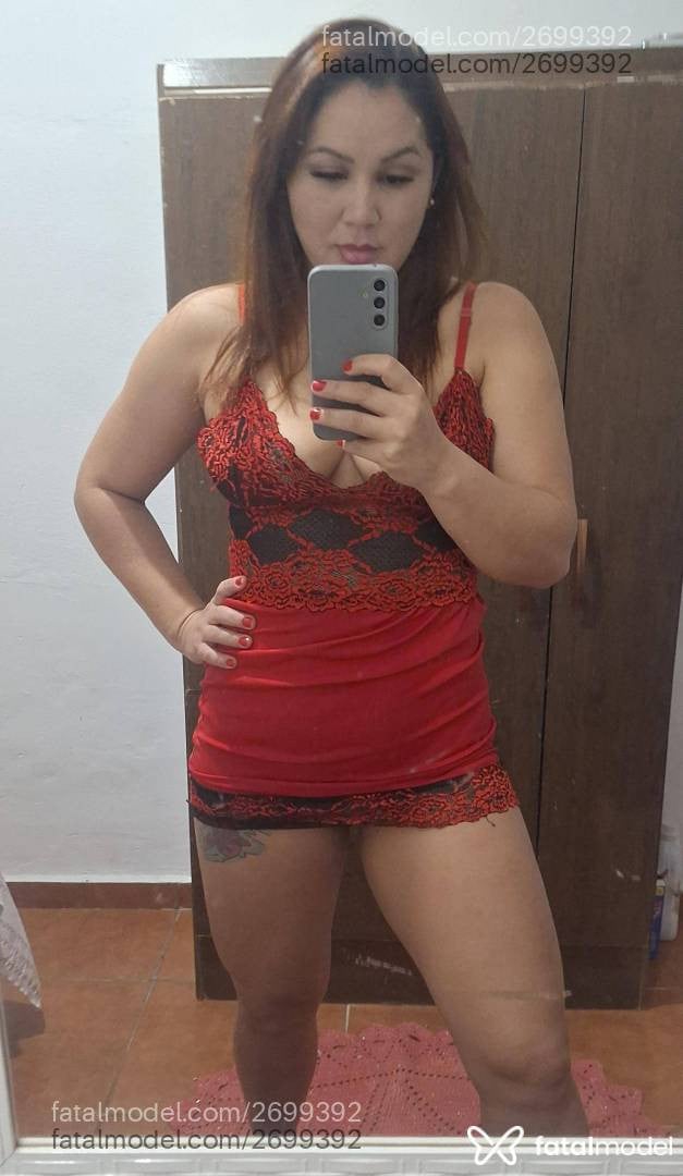 Acompanhante mulher com cabelo castanho de olhos pretos - Izabela Souza