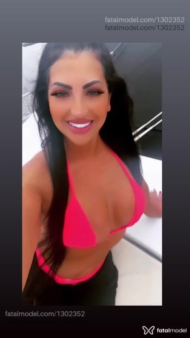 Acompanhante mulher morena (o) de olhos verdes em Guaratuba - Bruna