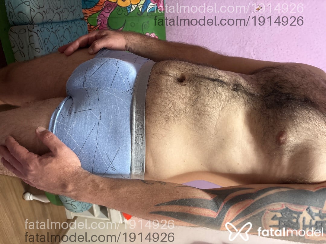Acompanhante homem morena (o) de olhos castanhos em Bragança Paulista - Galego