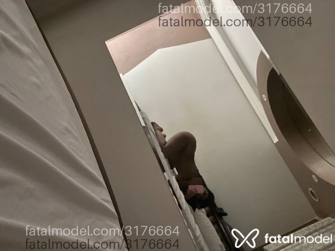 Acompanhante mulher morena (o) de olhos pretos em Maringá - Isadora
