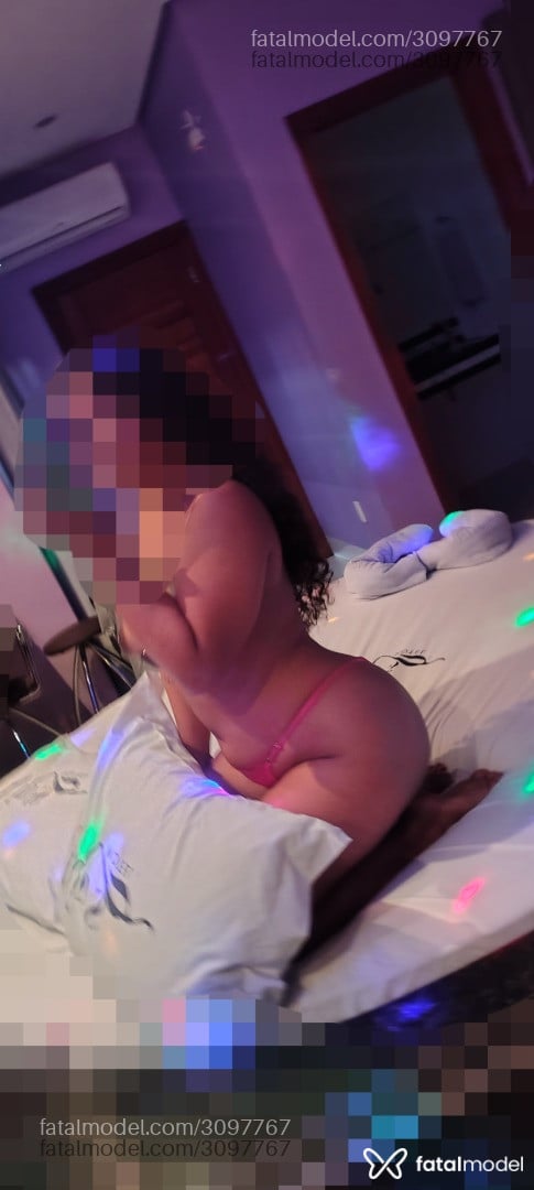 Acompanhante mulher com cabelo castanho de olhos castanhos em Sorriso - Ariadna