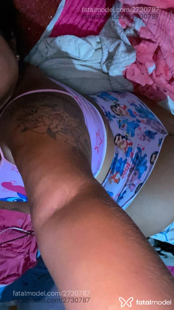 Acompanhante mulher morena (o) de olhos pretos em Rio de Janeiro - Morena