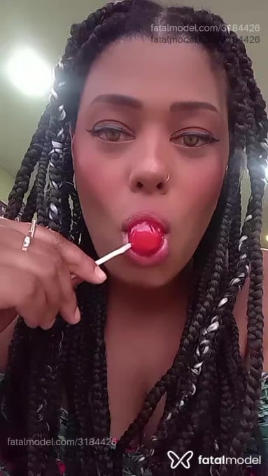 Acompanhante mulher com cabelo castanho de olhos castanhos em Virtual - Ana Dias