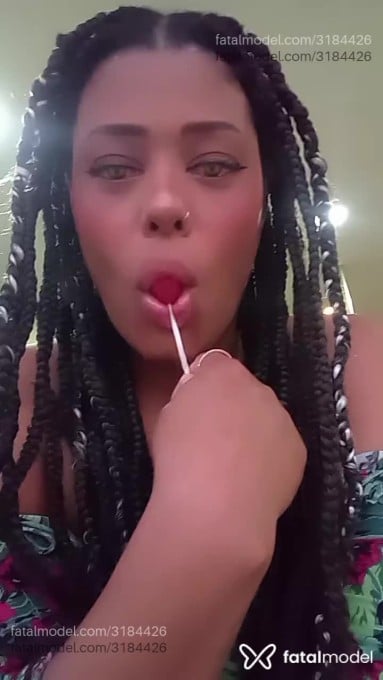 Acompanhante mulher com cabelo castanho de olhos castanhos em Virtual - Ana Dias