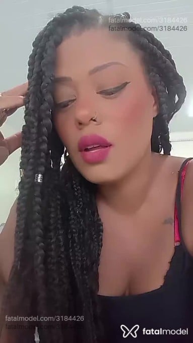 Acompanhante mulher com cabelo castanho de olhos castanhos em Virtual - Ana Dias