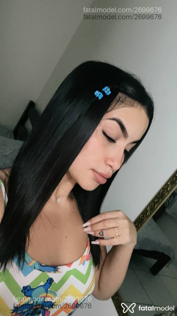 Acompanhante mulher morena (o) de olhos castanhos - Priscilla